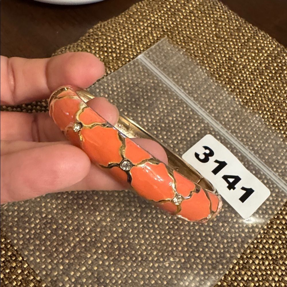 3141‎ Enamel Bracelet-1 Missing Stone See Pic